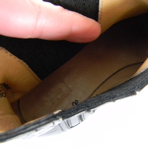 Frye WM'S PIPPA Chelsea Black Leather Booties ANKLE Boots Cowboy Western 6B - Picture 8 of 8